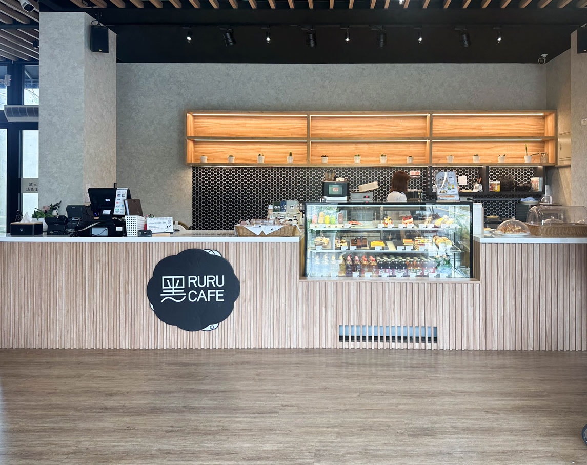 宜蘭|黑RURU CAFE ,有可愛笑笑羊的早午餐、咖啡廳 - 第2張圖