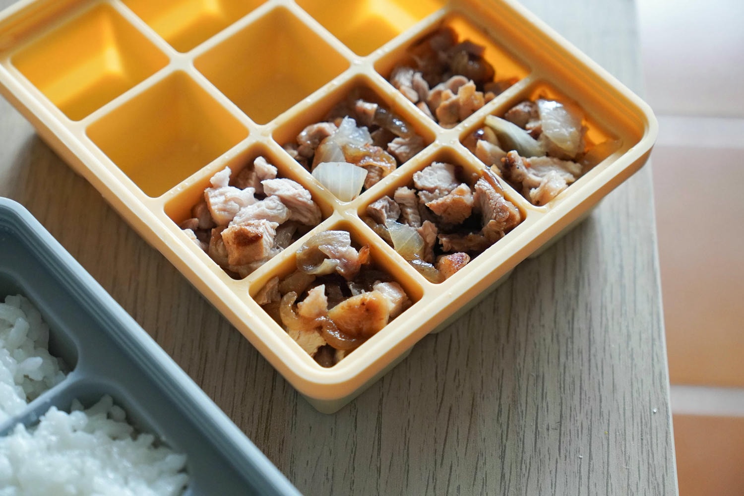 育兒|副食品階段的好幫手,Moyuum餐具/分裝盒/固齒器咬咬棒 - 第5張圖
