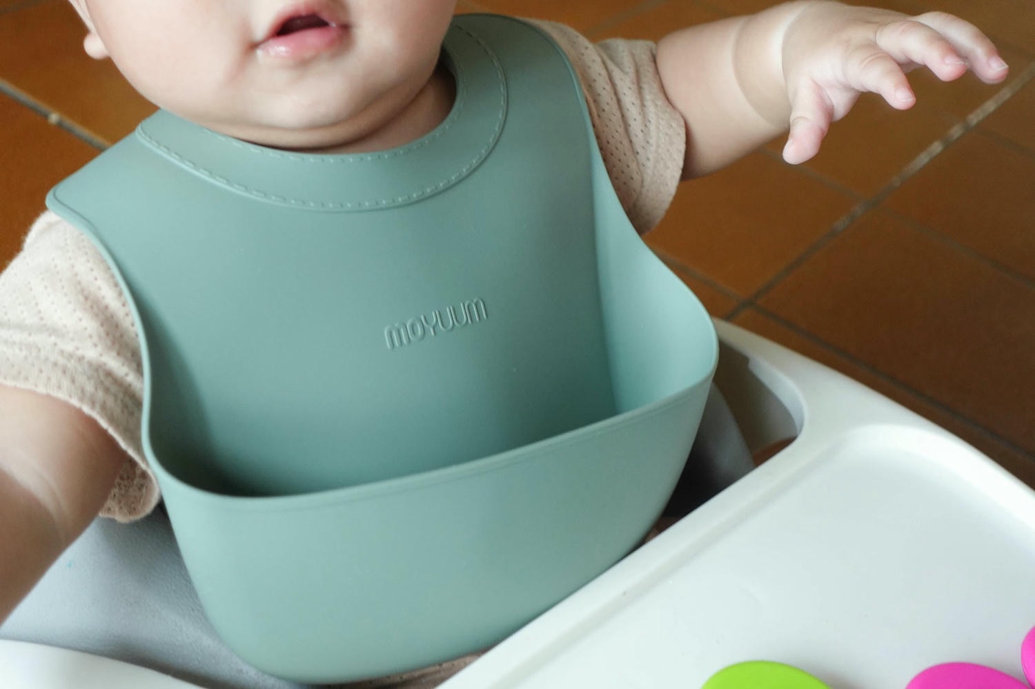 育兒|副食品階段的好幫手,Moyuum餐具/分裝盒/固齒器咬咬棒 - 第21張圖