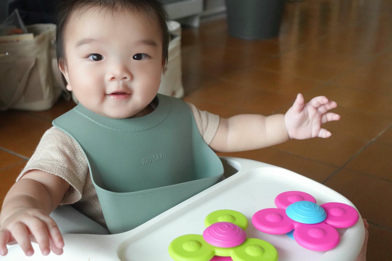 育兒|副食品階段的好幫手,Moyuum餐具/分裝盒/固齒器咬咬棒 - 第16張圖