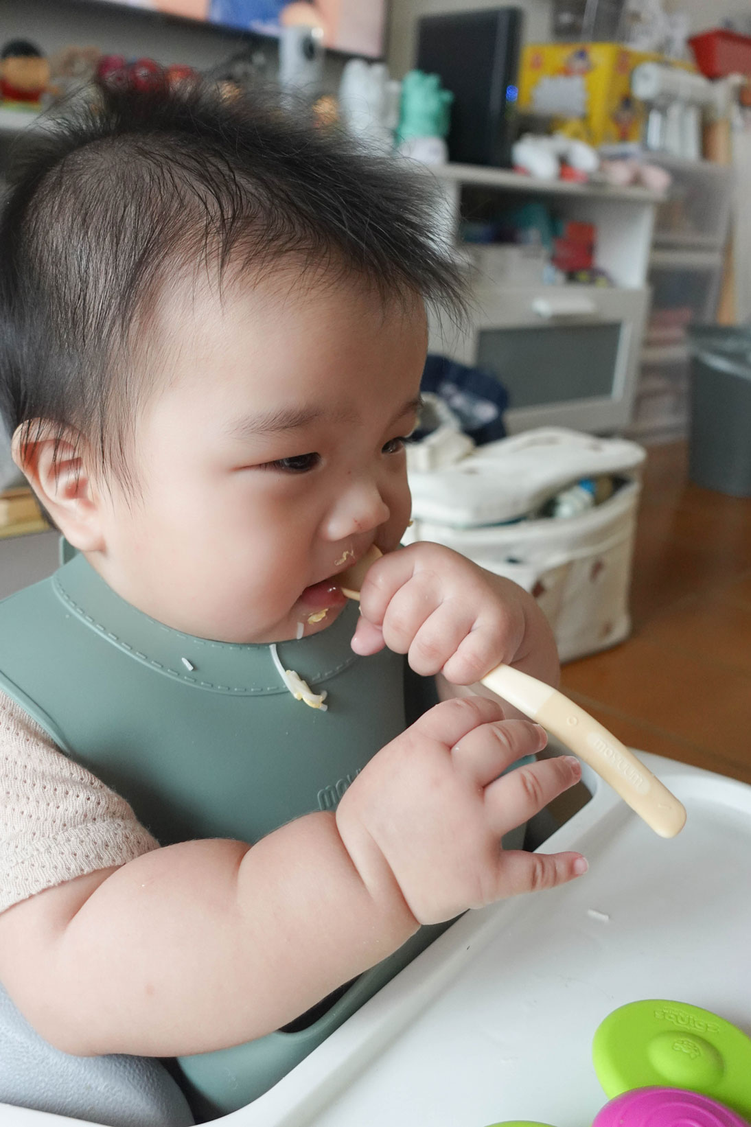 育兒|副食品階段的好幫手,Moyuum餐具/分裝盒/固齒器咬咬棒 - 第19張圖