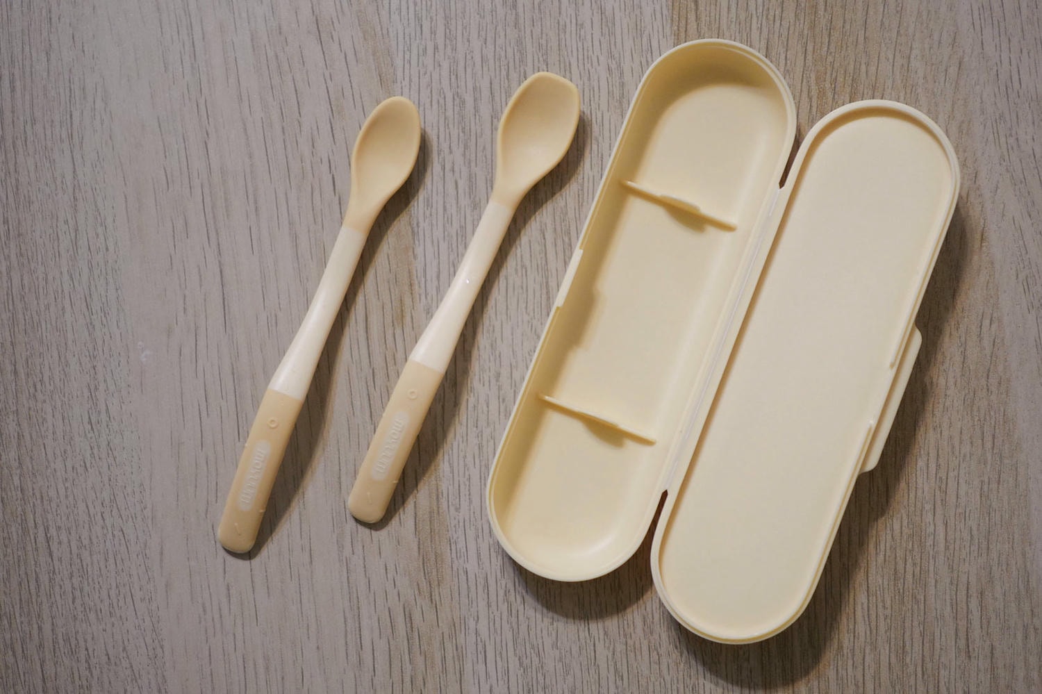 育兒|副食品階段的好幫手,Moyuum餐具/分裝盒/固齒器咬咬棒 - 第17張圖