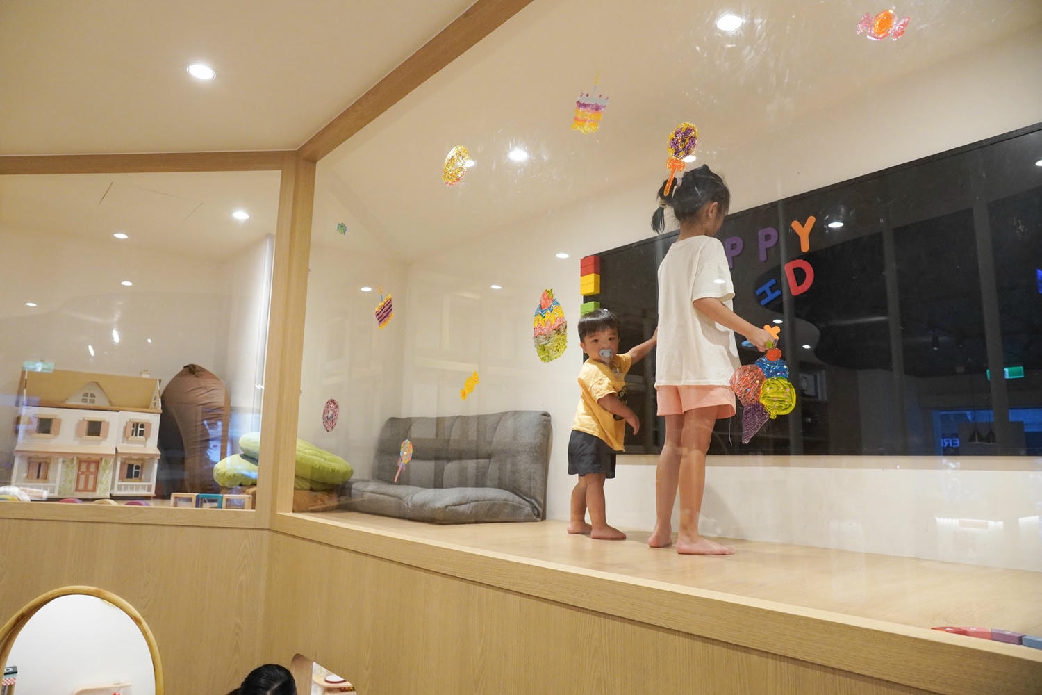 育兒｜台北東區，親子藝術空間Loveleeness，藝術X雙語活動