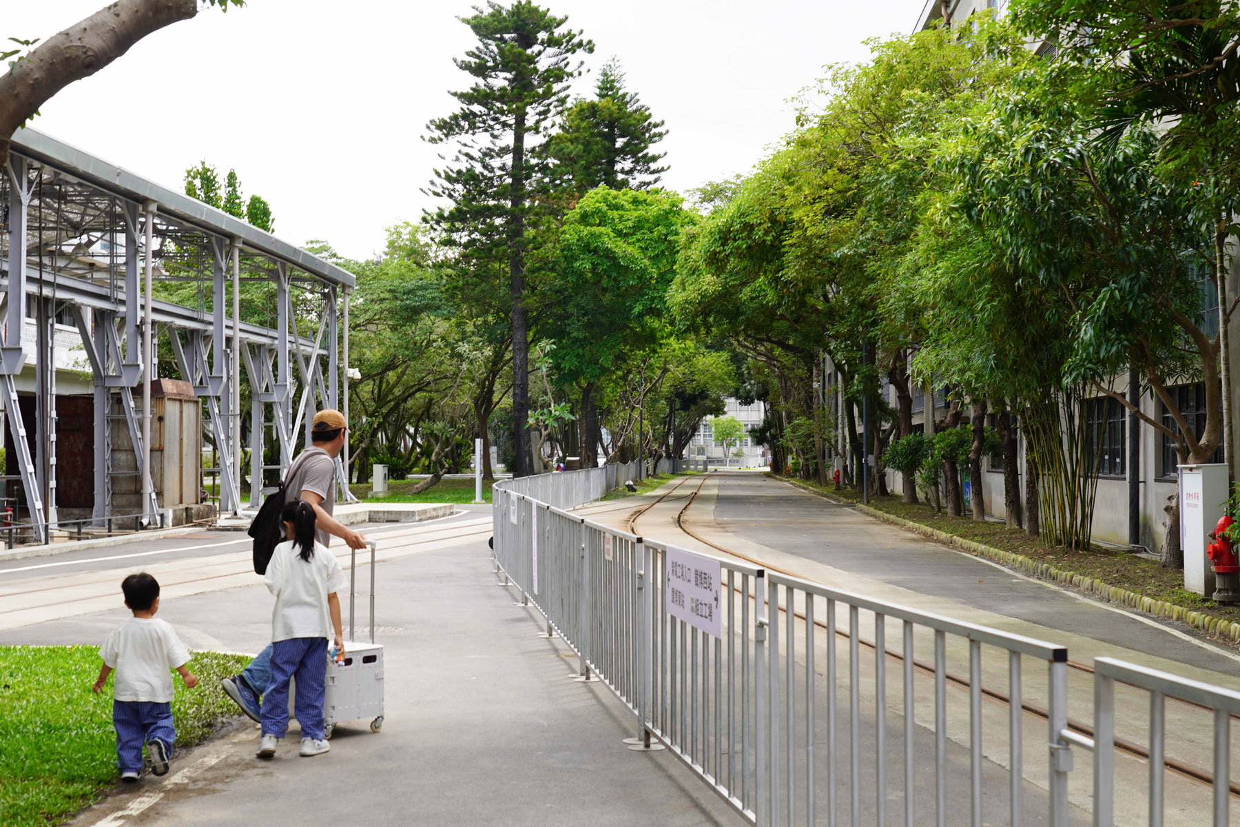 台北｜親子景點，國家鐵道博物館，復古藍皮火車體驗